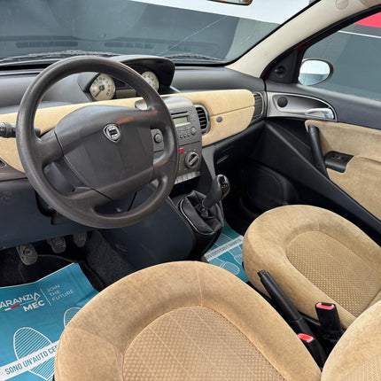 Lancia Ypsilon